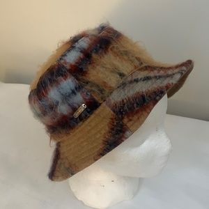 Steve Madden bucket hat plaid wool